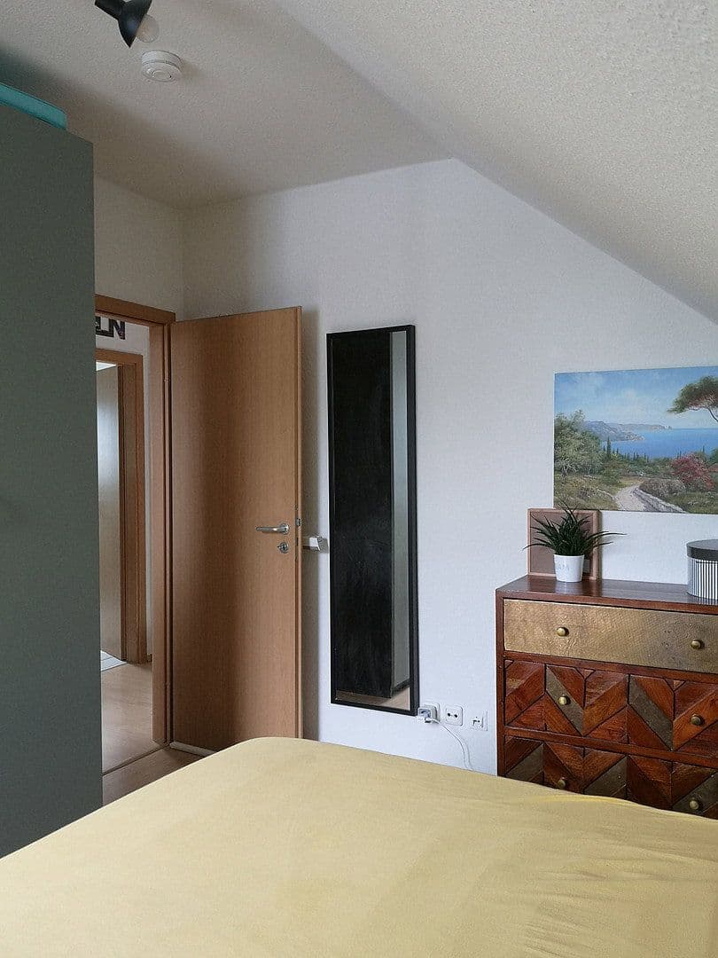 Prenájom bytu 3-izbový 100 m², Willy-Brandt-Str. 3, Bergisch Gladbach, Severné Porýnie - Westfálsko Prenájom bytu 3-izbový 100 m², Willy-Brandt-Str. 3, Bergisch Gladbach, Severné Porýnie - Westfálsko