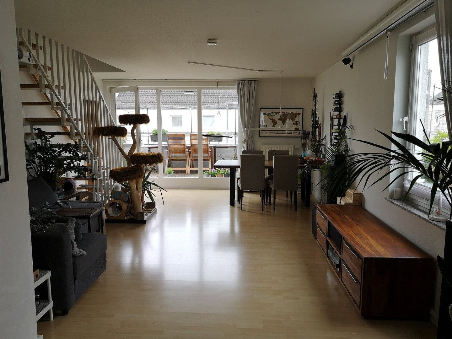 Prenájom bytu 3-izbový 100 m², Willy-Brandt-Str. 3, Bergisch Gladbach, Severné Porýnie - Westfálsko Prenájom bytu 3-izbový 100 m², Willy-Brandt-Str. 3, Bergisch Gladbach, Severné Porýnie - Westfálsko