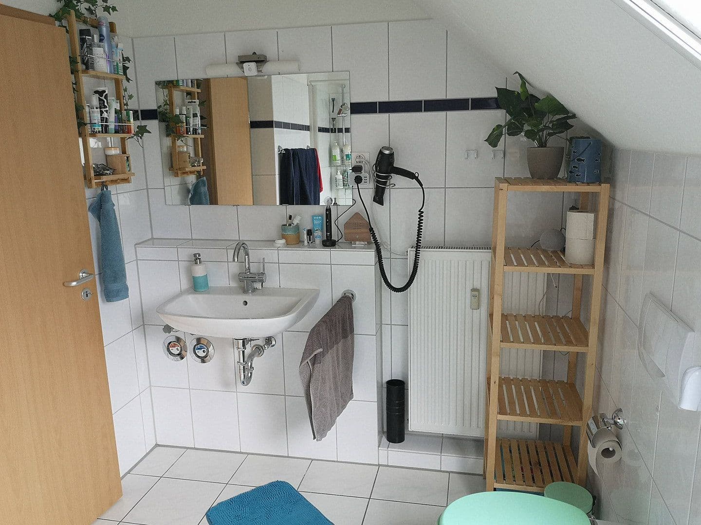 Prenájom bytu 3-izbový 100 m², Willy-Brandt-Str. 3, Bergisch Gladbach, Severné Porýnie - Westfálsko Prenájom bytu 3-izbový 100 m², Willy-Brandt-Str. 3, Bergisch Gladbach, Severné Porýnie - Westfálsko