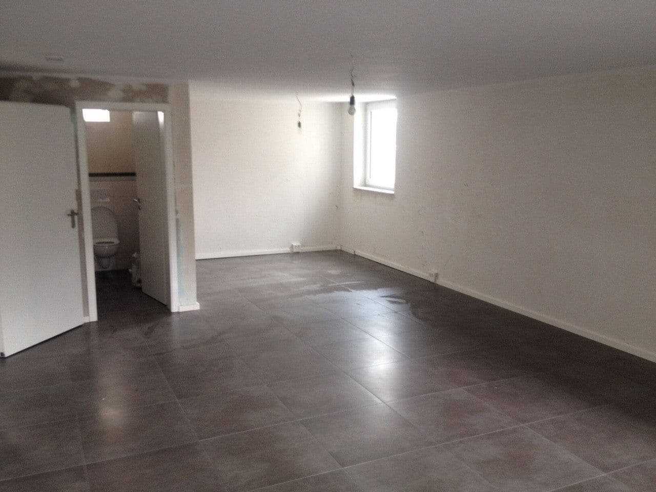 Prenájom kancelárie 43 m², Fichtenstrasse 6, Obertshausen, Hesensko Prenájom kancelárie 43 m², Fichtenstrasse 6, Obertshausen, Hesensko