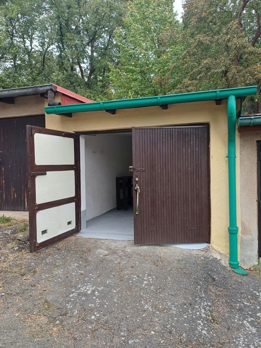 Predaj garáže 15 m², U Hřbitova, Rakovník, Středočeský kraj Predaj garáže 15 m², U Hřbitova, Rakovník, Středočeský kraj