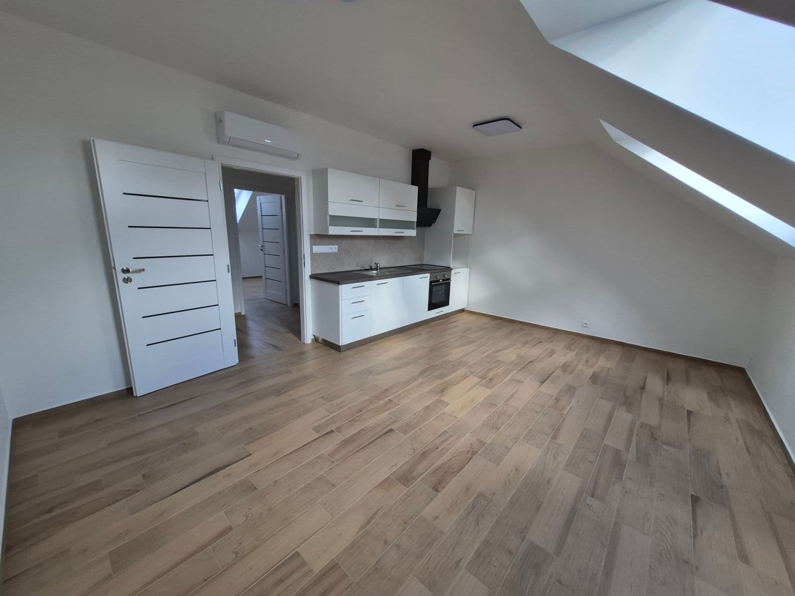 Prenájom bytu 2-izbový 45 m², Revoluční, Přeštice, Plzeňský kraj Prenájom bytu 2-izbový 45 m², Revoluční, Přeštice, Plzeňský kraj