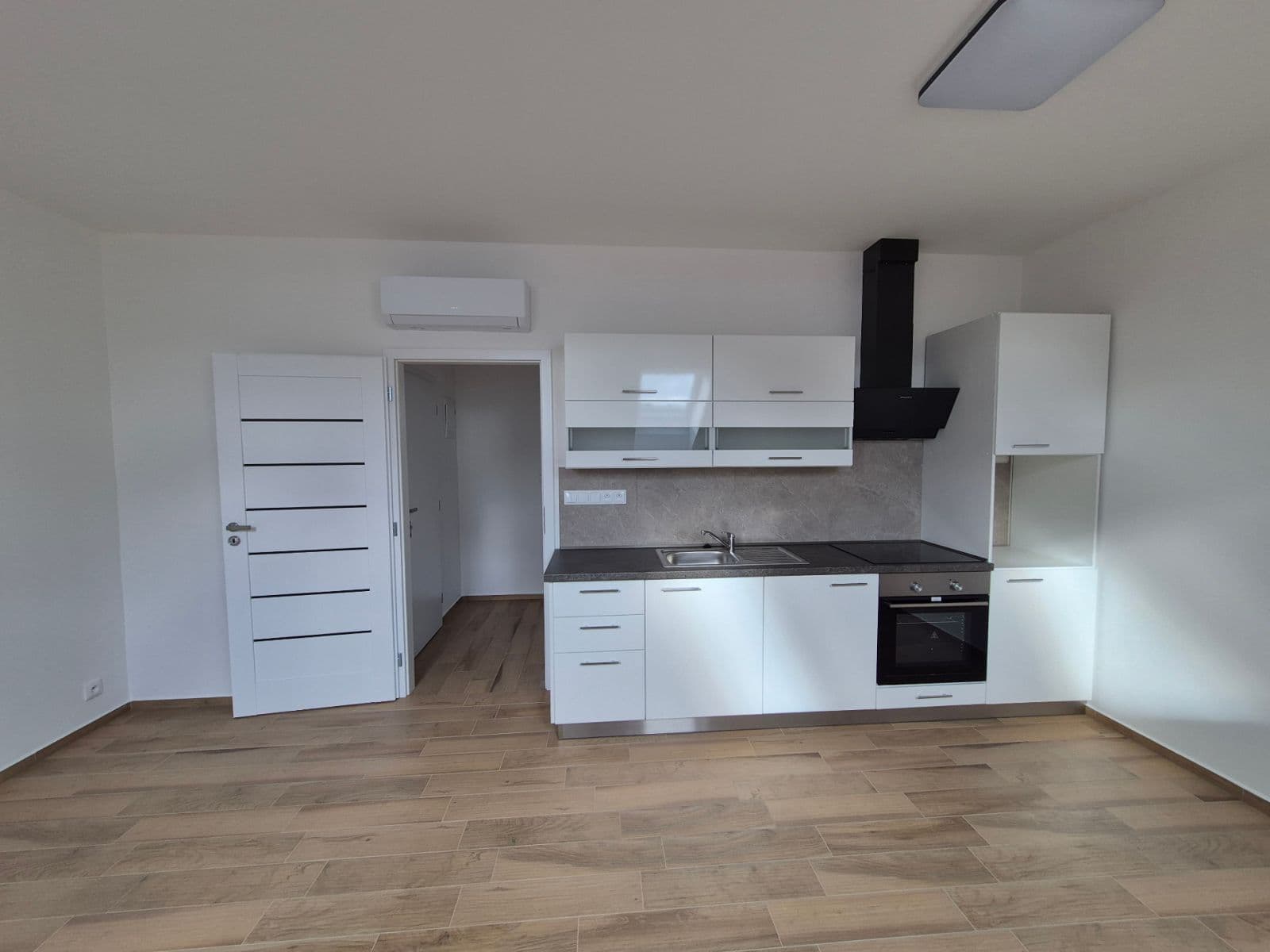 Prenájom bytu 2-izbový 45 m², Revoluční, Přeštice, Plzeňský kraj Prenájom bytu 2-izbový 45 m², Revoluční, Přeštice, Plzeňský kraj