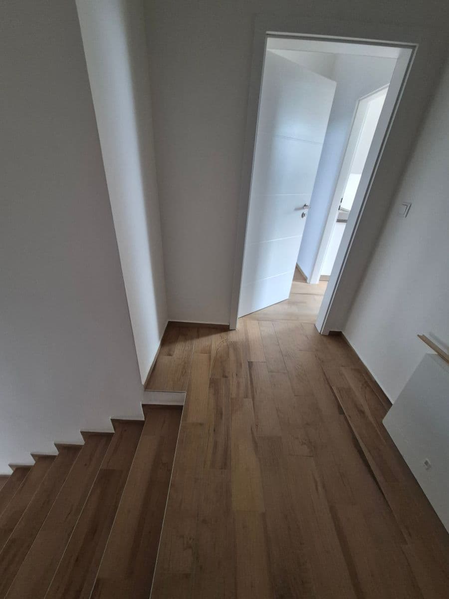 Prenájom bytu 2-izbový 45 m², Revoluční, Přeštice, Plzeňský kraj Prenájom bytu 2-izbový 45 m², Revoluční, Přeštice, Plzeňský kraj