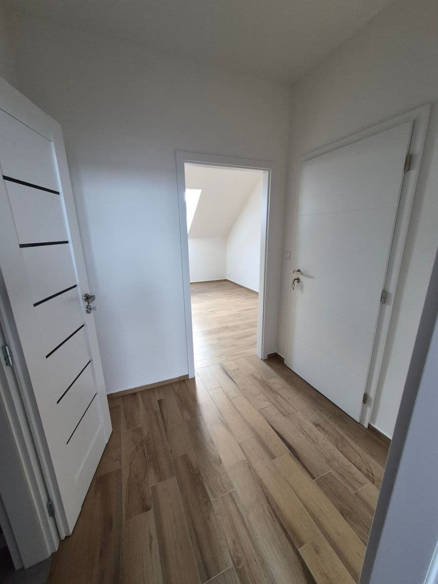 Prenájom bytu 2-izbový 45 m², Revoluční, Přeštice, Plzeňský kraj Prenájom bytu 2-izbový 45 m², Revoluční, Přeštice, Plzeňský kraj