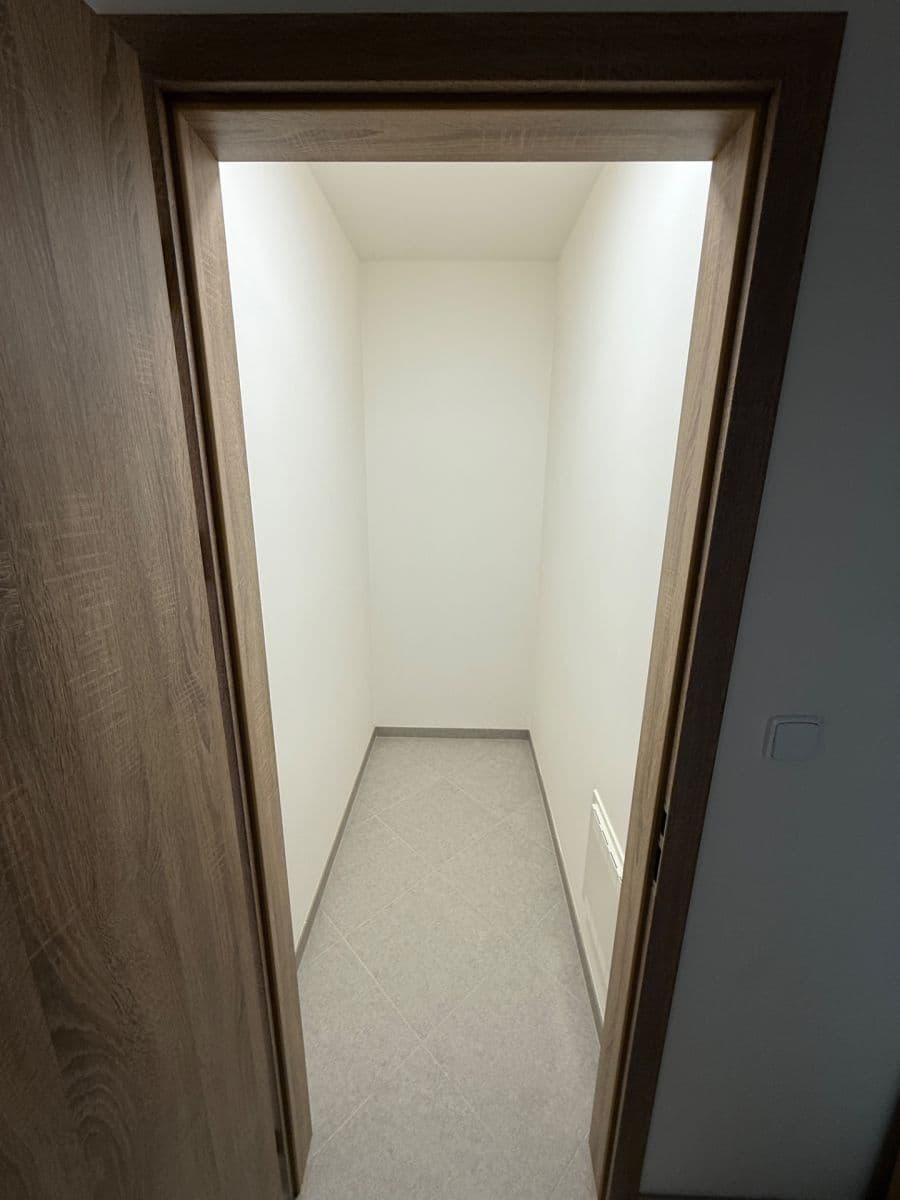 Prenájom bytu 2-izbový 51 m², Gollové, Praha, Praha Prenájom bytu 2-izbový 51 m², Gollové, Praha, Praha