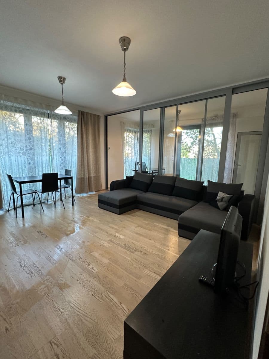 Prenájom bytu 2-izbový 66 m², Olšanská, Praha, Praha Prenájom bytu 2-izbový 66 m², Olšanská, Praha, Praha