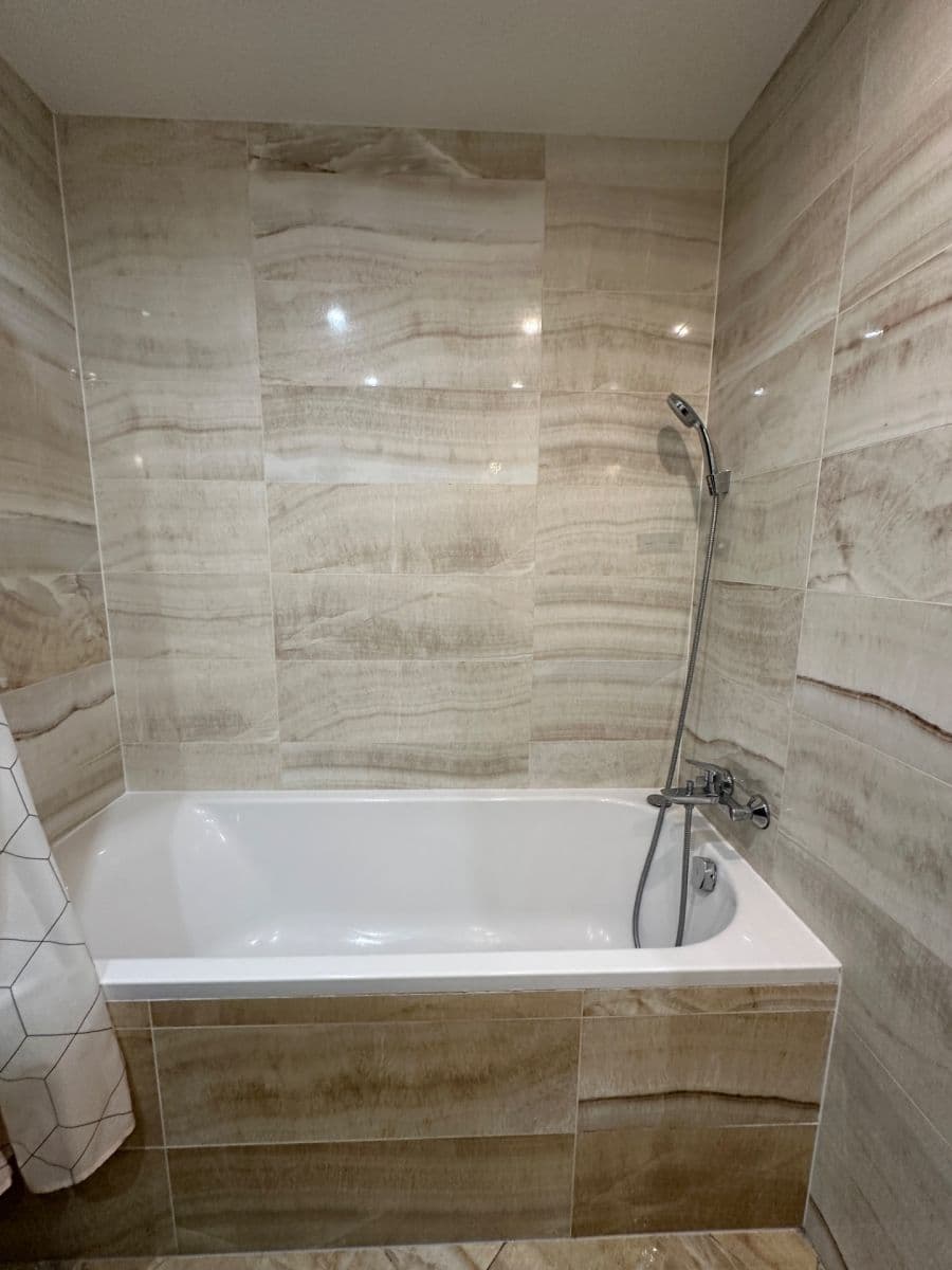 Prenájom bytu 2-izbový 66 m², Olšanská, Praha, Praha Prenájom bytu 2-izbový 66 m², Olšanská, Praha, Praha