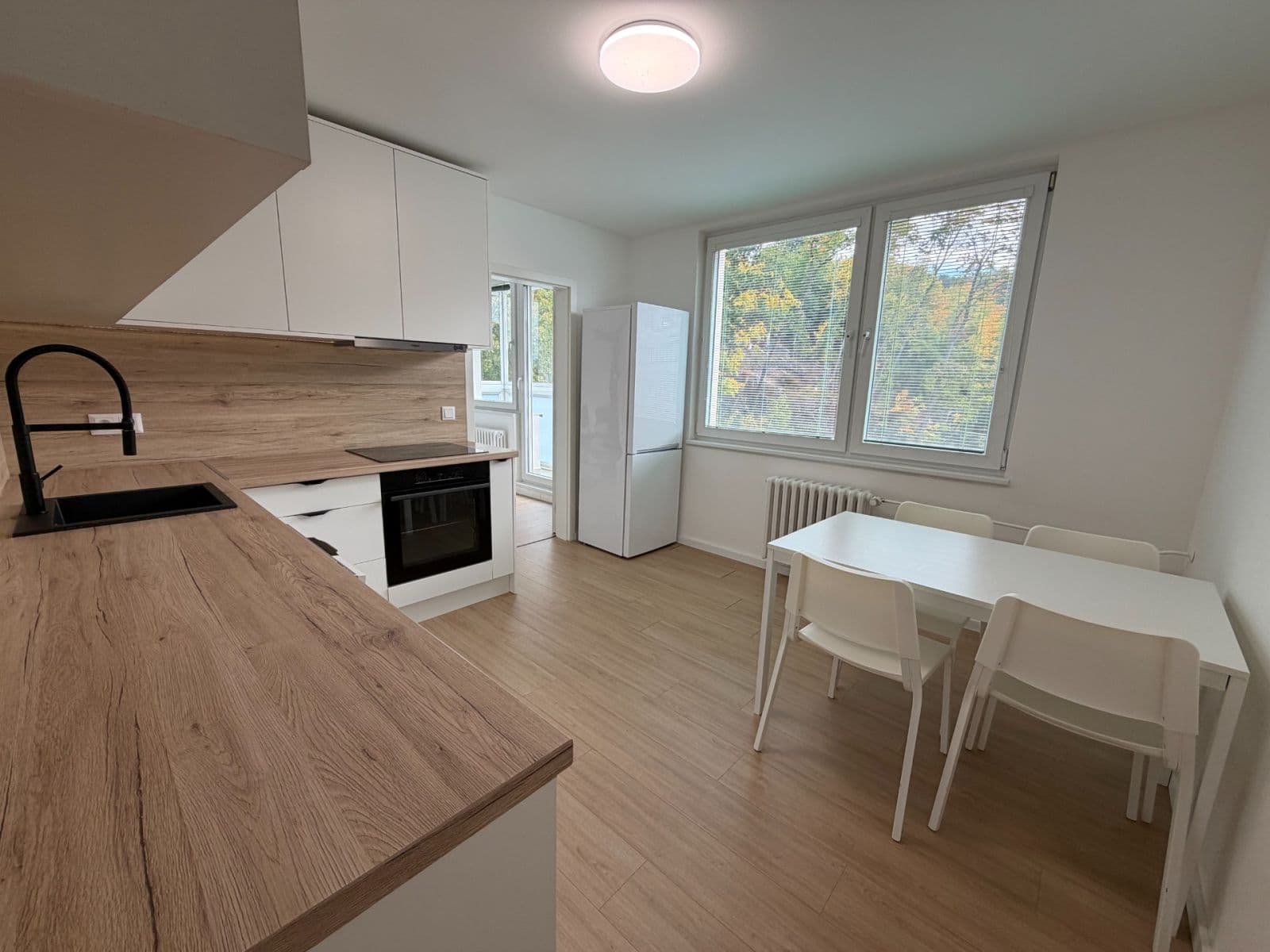 Predaj bytu 3-izbový 77 m², Horný Šianec, Trenčín, Trenčiansky kraj Predaj bytu 3-izbový 77 m², Horný Šianec, Trenčín, Trenčiansky kraj