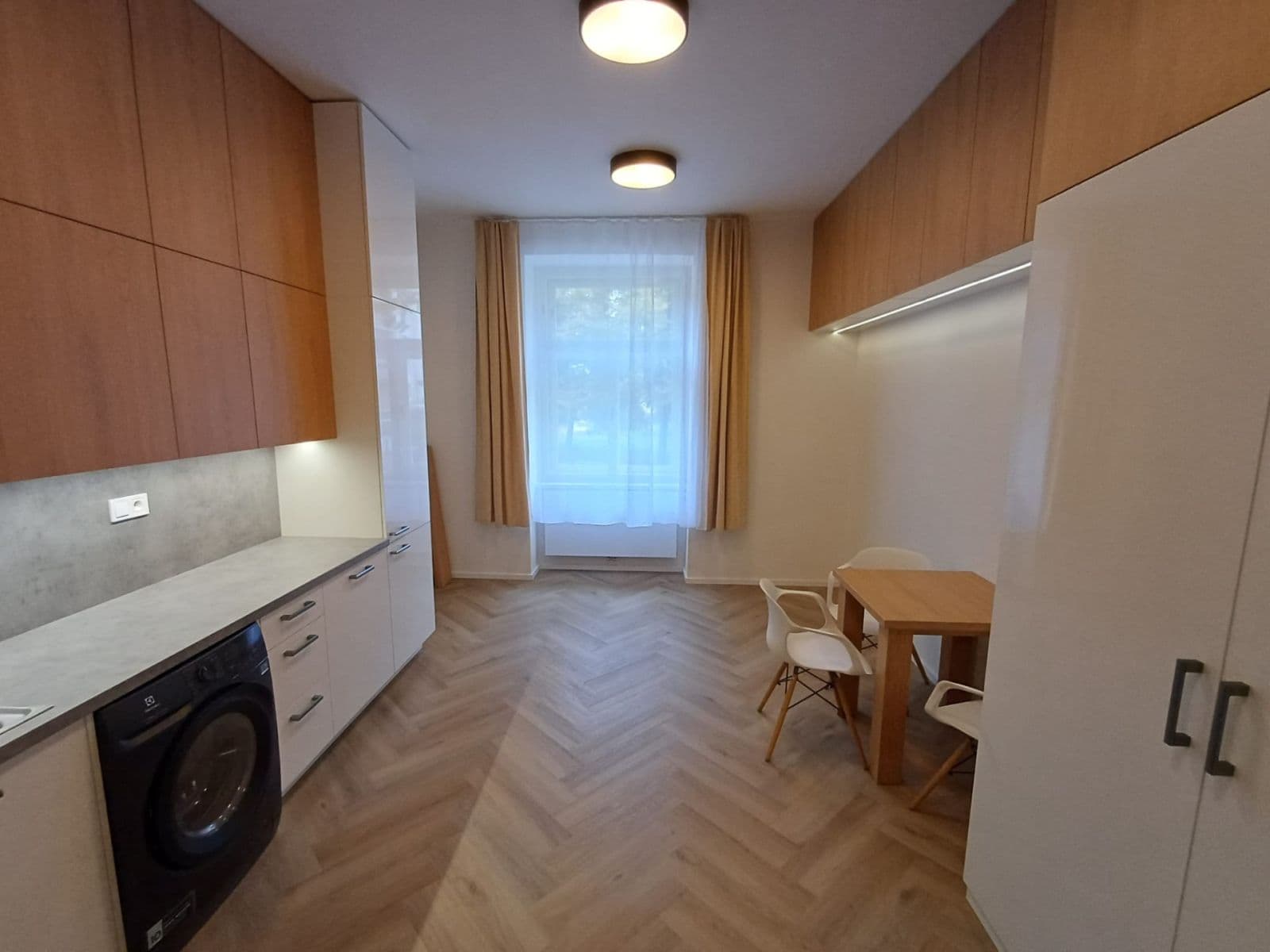 Prenájom bytu 2-izbový 40 m², Bořivojova, Praha, Praha Prenájom bytu 2-izbový 40 m², Bořivojova, Praha, Praha