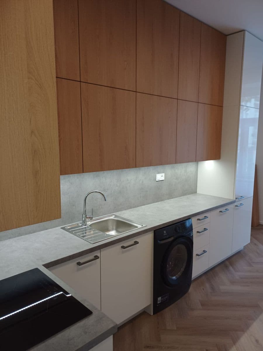 Prenájom bytu 2-izbový 40 m², Bořivojova, Praha, Praha Prenájom bytu 2-izbový 40 m², Bořivojova, Praha, Praha