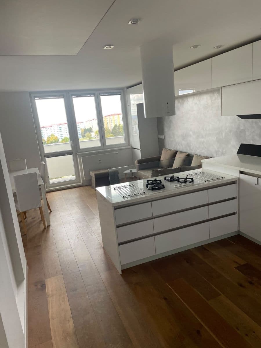 Prenájom bytu 3-izbový 70 m², Konradova, Brno, Jihomoravský kraj Prenájom bytu 3-izbový 70 m², Konradova, Brno, Jihomoravský kraj