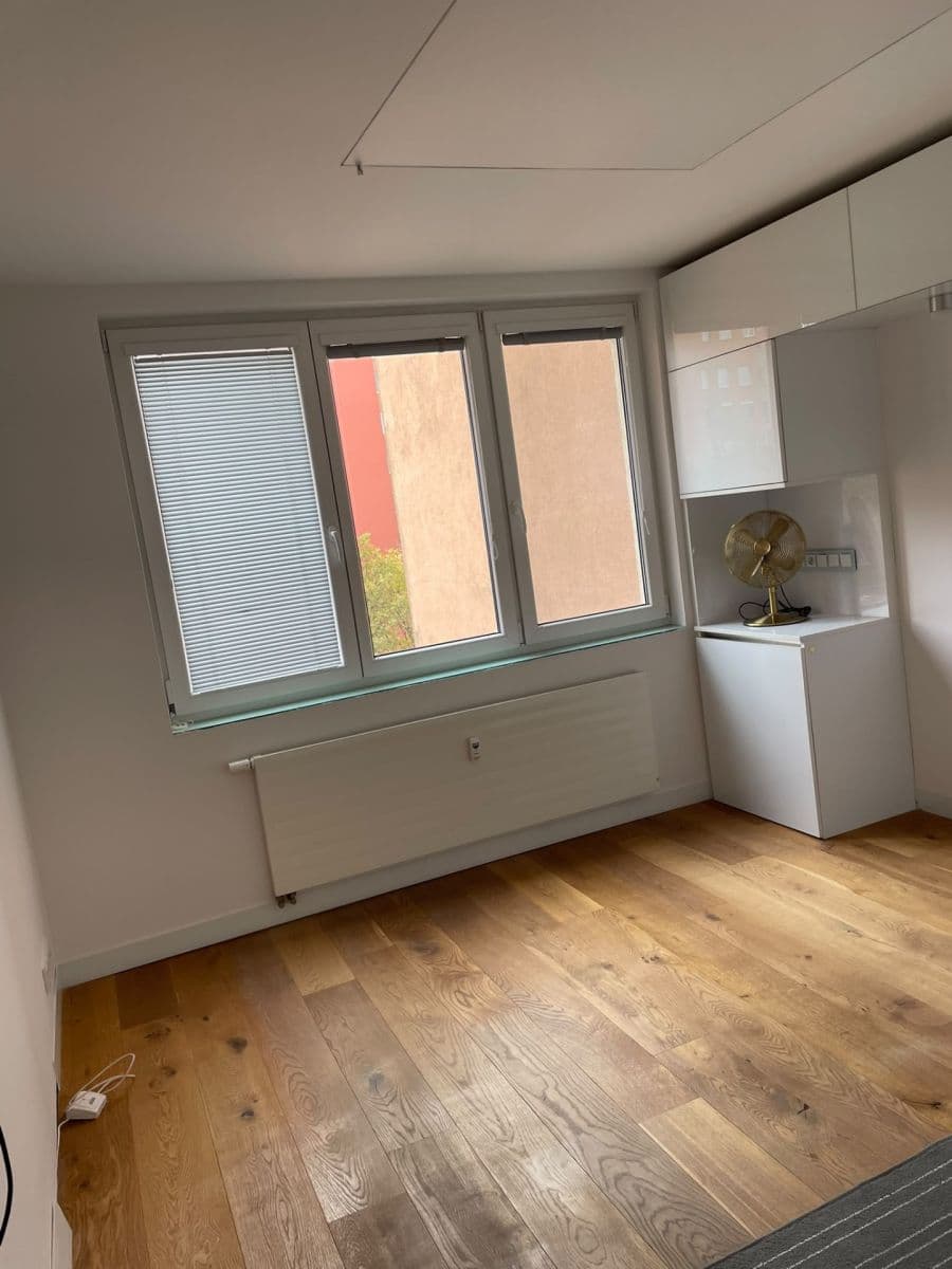 Prenájom bytu 3-izbový 70 m², Konradova, Brno, Jihomoravský kraj Prenájom bytu 3-izbový 70 m², Konradova, Brno, Jihomoravský kraj