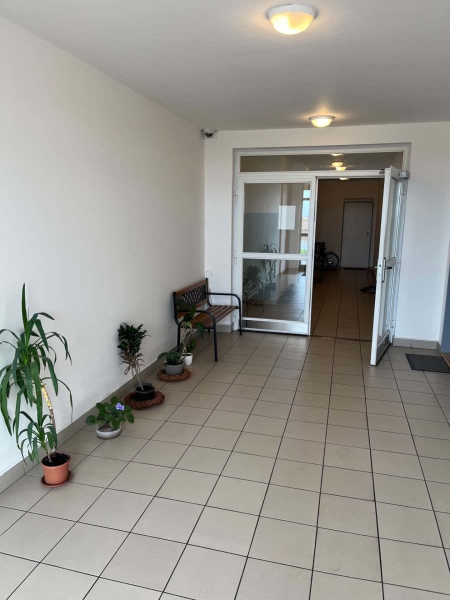 Prenájom bytu 2-izbový 53 m², V Honech, Klecany, Středočeský kraj Prenájom bytu 2-izbový 53 m², V Honech, Klecany, Středočeský kraj