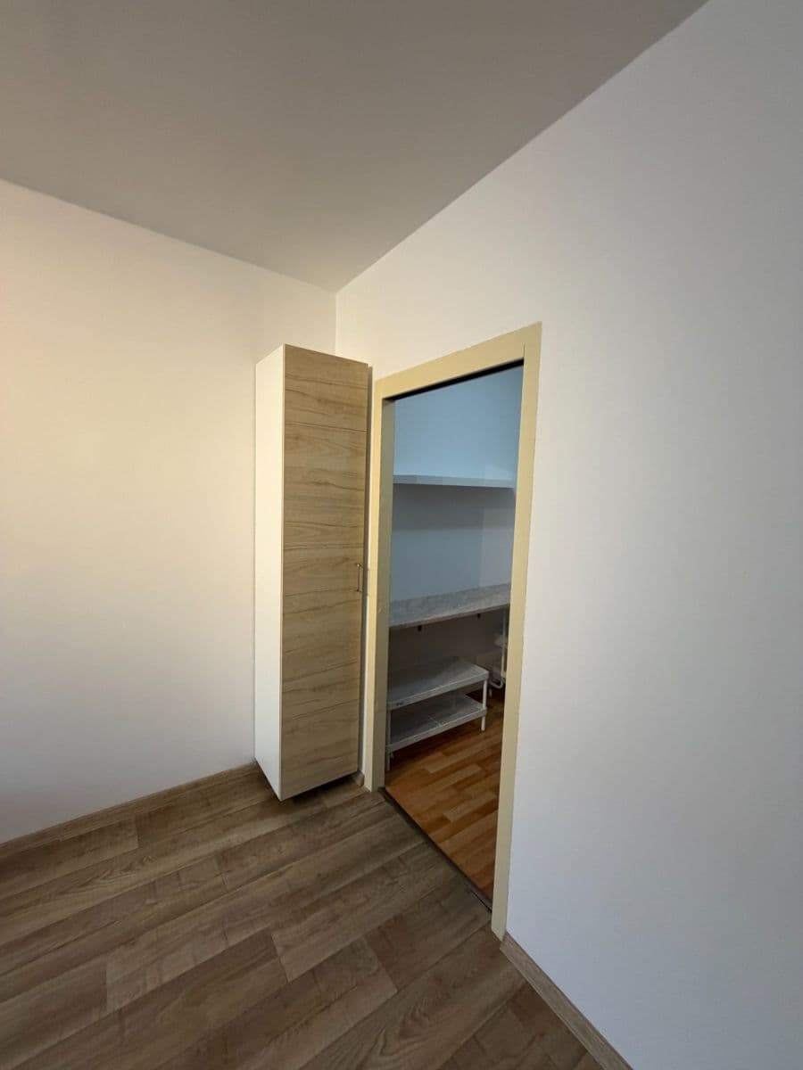 Prenájom bytu 2-izbový 43 m², Frýdlantská, Praha, Praha Prenájom bytu 2-izbový 43 m², Frýdlantská, Praha, Praha