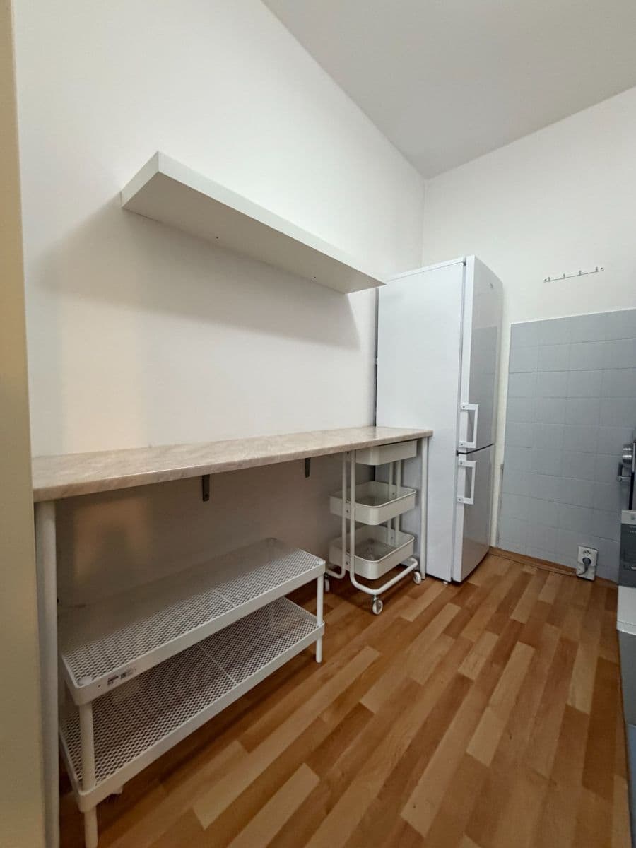 Prenájom bytu 2-izbový 43 m², Frýdlantská, Praha, Praha Prenájom bytu 2-izbový 43 m², Frýdlantská, Praha, Praha