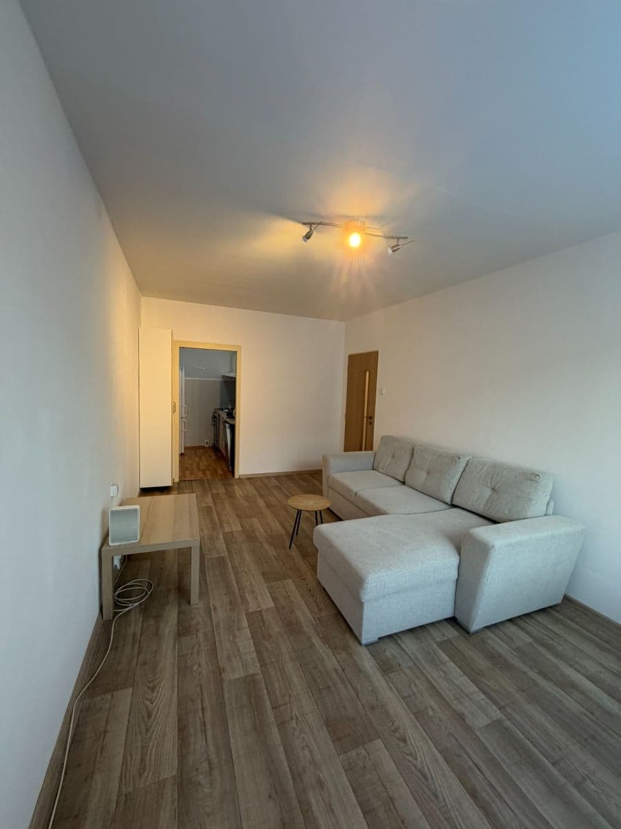 Prenájom bytu 2-izbový 43 m², Frýdlantská, Praha, Praha Prenájom bytu 2-izbový 43 m², Frýdlantská, Praha, Praha