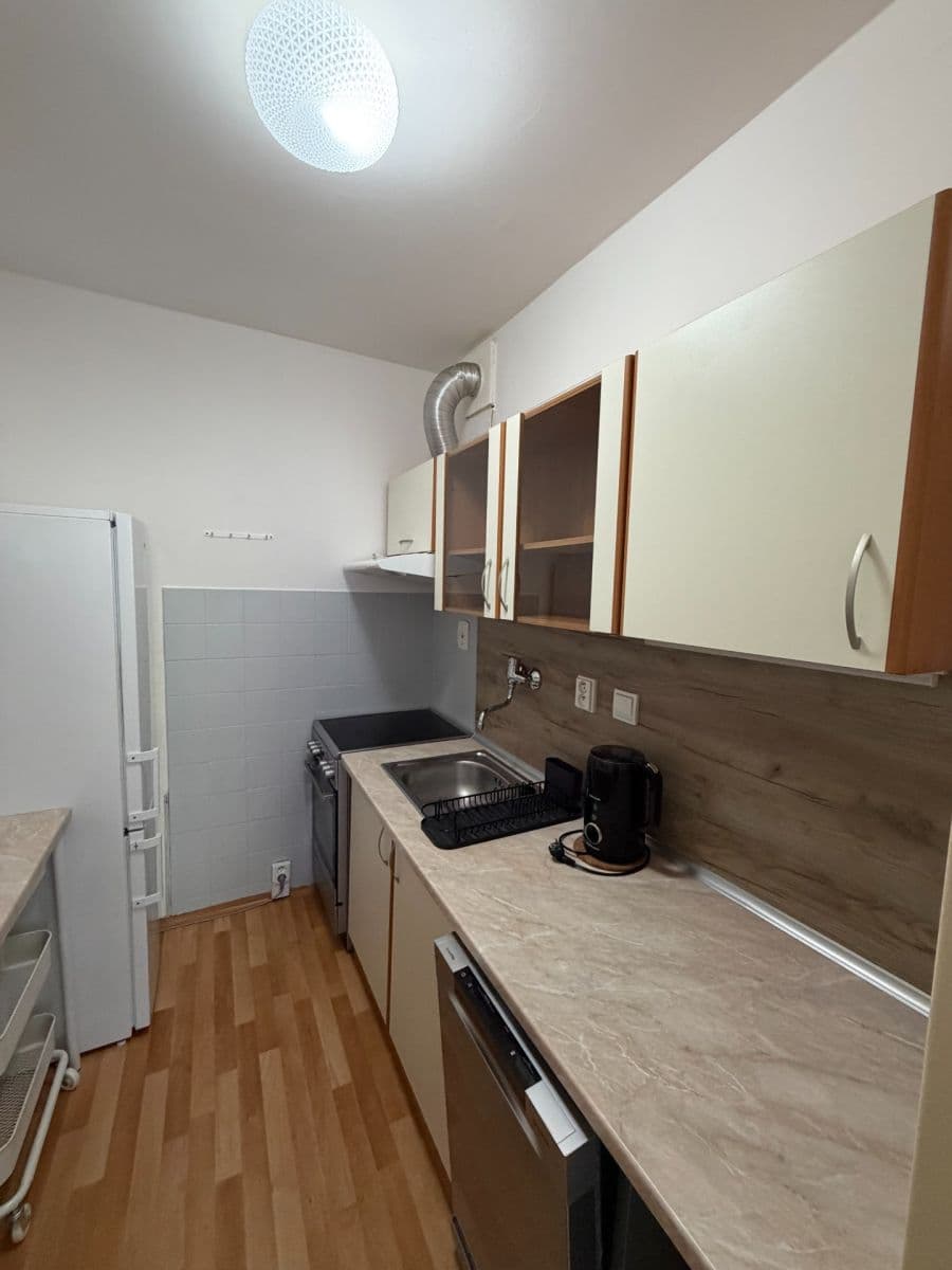 Prenájom bytu 2-izbový 43 m², Frýdlantská, Praha, Praha Prenájom bytu 2-izbový 43 m², Frýdlantská, Praha, Praha