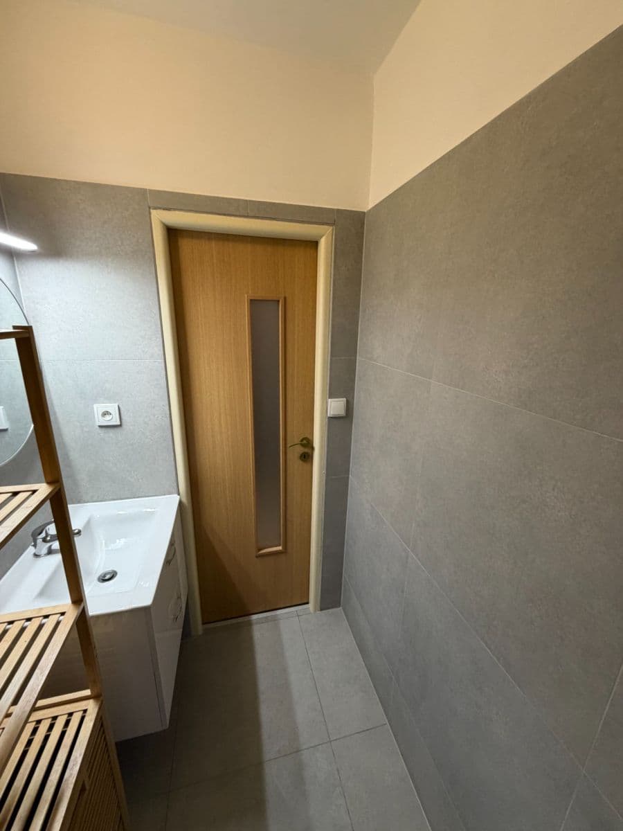 Prenájom bytu 2-izbový 43 m², Frýdlantská, Praha, Praha Prenájom bytu 2-izbový 43 m², Frýdlantská, Praha, Praha