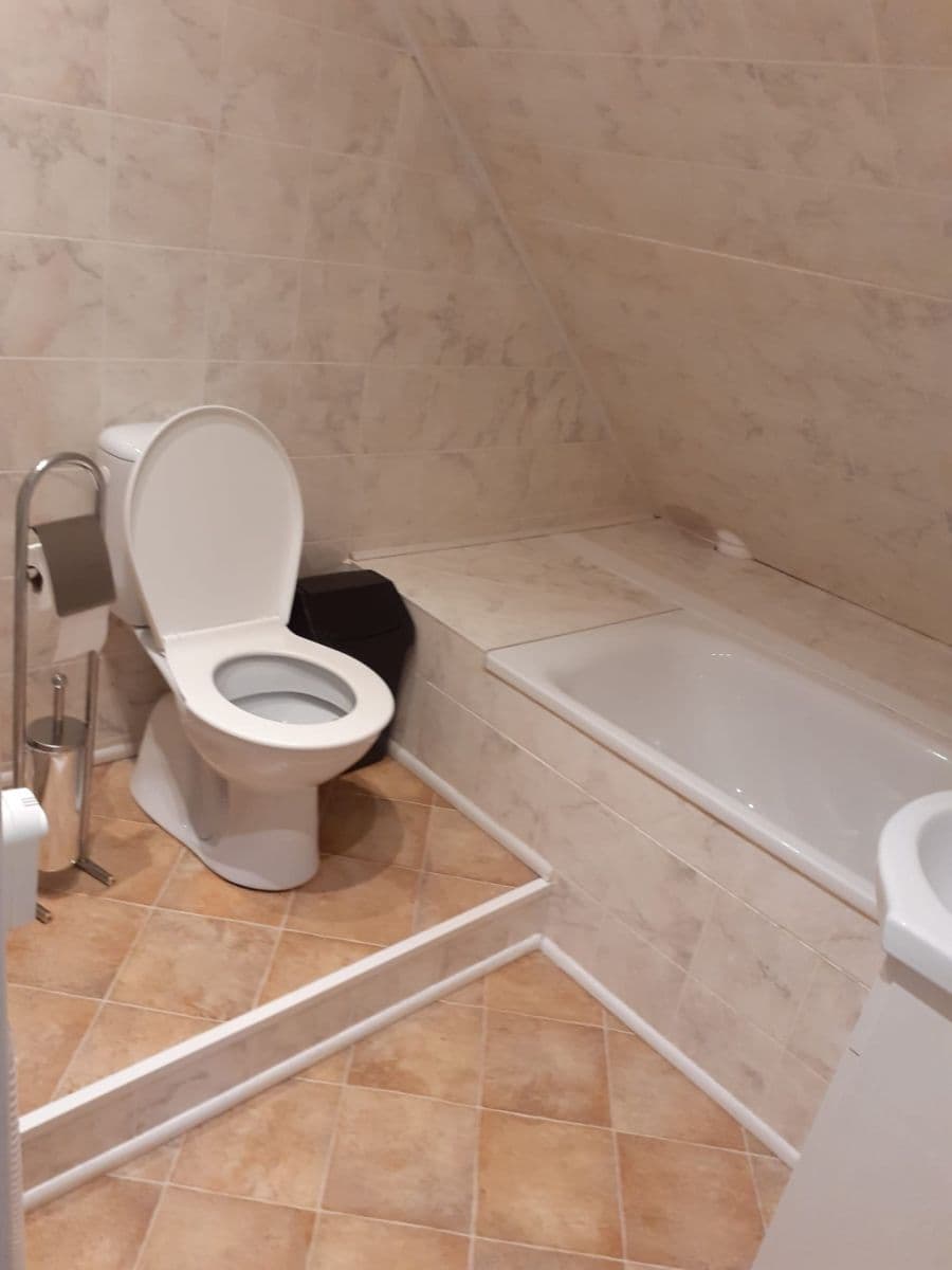 Prenájom bytu 4-izbový 120 m², K Dýmači, Praha, Praha Prenájom bytu 4-izbový 120 m², K Dýmači, Praha, Praha