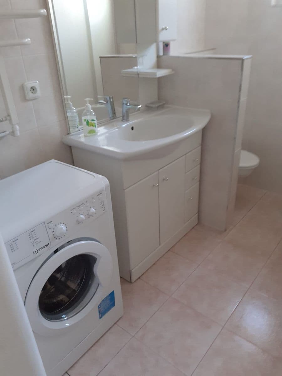 Prenájom bytu 4-izbový 120 m², K Dýmači, Praha, Praha Prenájom bytu 4-izbový 120 m², K Dýmači, Praha, Praha