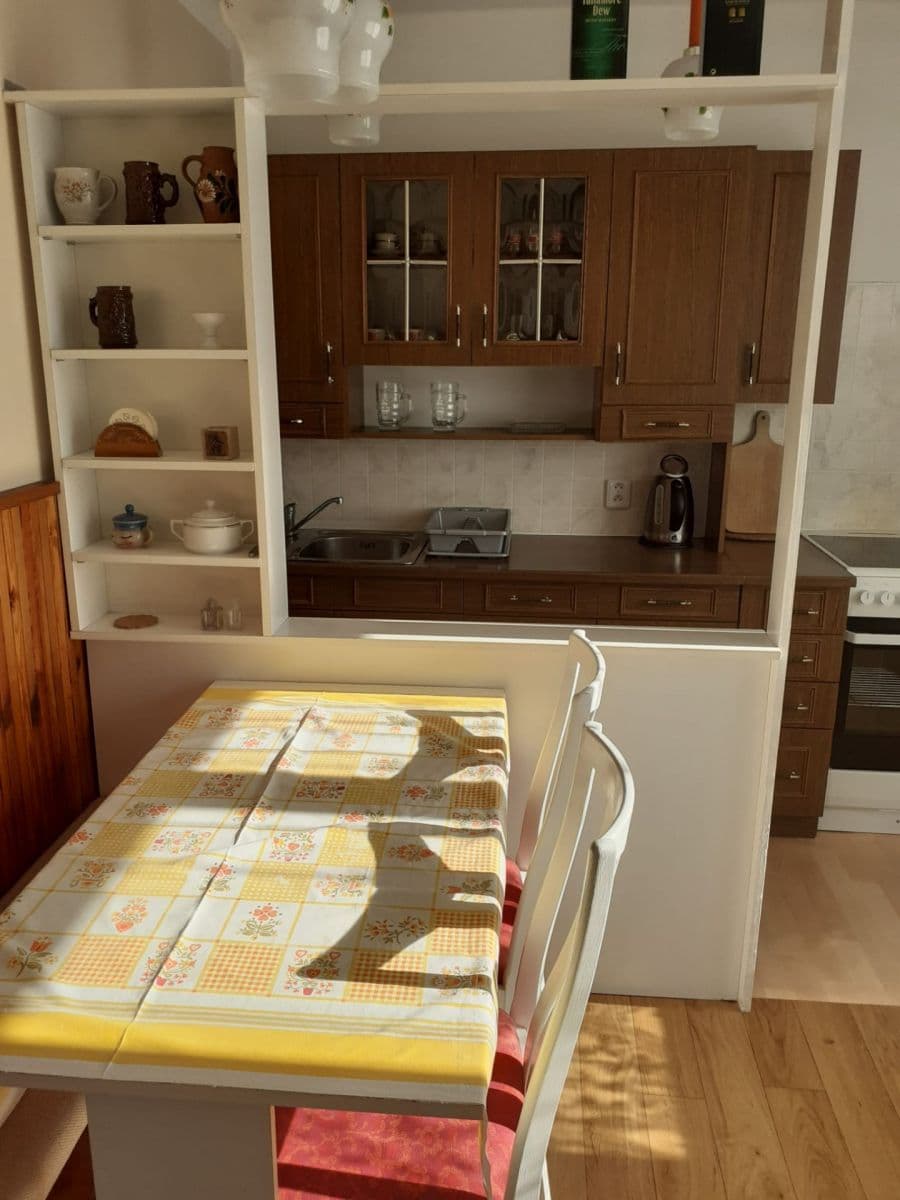 Prenájom bytu 4-izbový 120 m², K Dýmači, Praha, Praha Prenájom bytu 4-izbový 120 m², K Dýmači, Praha, Praha