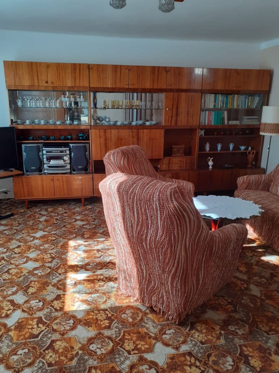 Prenájom bytu 4-izbový 120 m², K Dýmači, Praha, Praha Prenájom bytu 4-izbový 120 m², K Dýmači, Praha, Praha