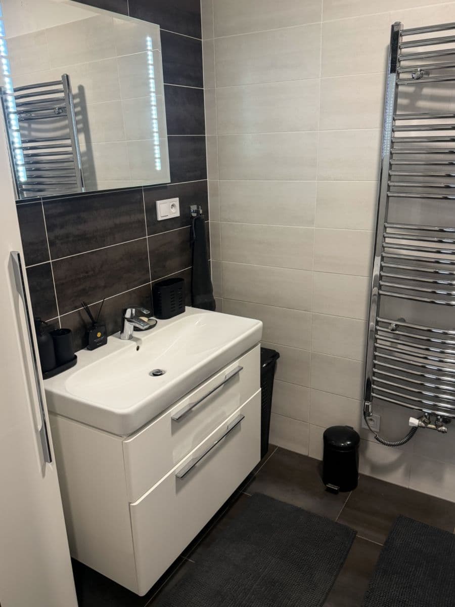 Prenájom bytu 2-izbový 53 m², Topolová, Olomouc, Olomoucký kraj Prenájom bytu 2-izbový 53 m², Topolová, Olomouc, Olomoucký kraj