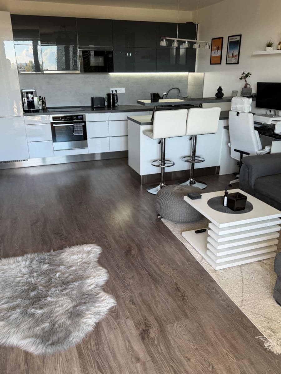Prenájom bytu 2-izbový 53 m², Topolová, Olomouc, Olomoucký kraj Prenájom bytu 2-izbový 53 m², Topolová, Olomouc, Olomoucký kraj