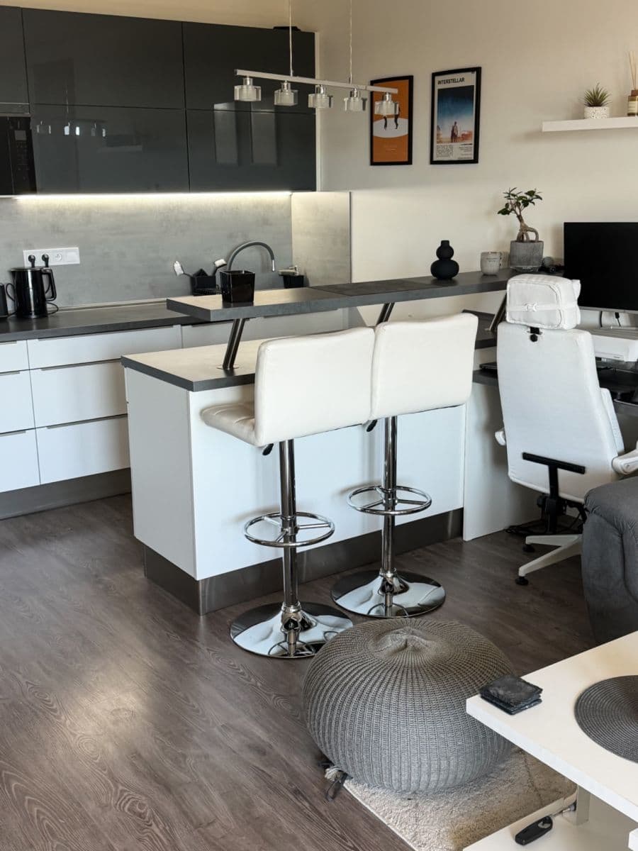 Prenájom bytu 2-izbový 53 m², Topolová, Olomouc, Olomoucký kraj Prenájom bytu 2-izbový 53 m², Topolová, Olomouc, Olomoucký kraj