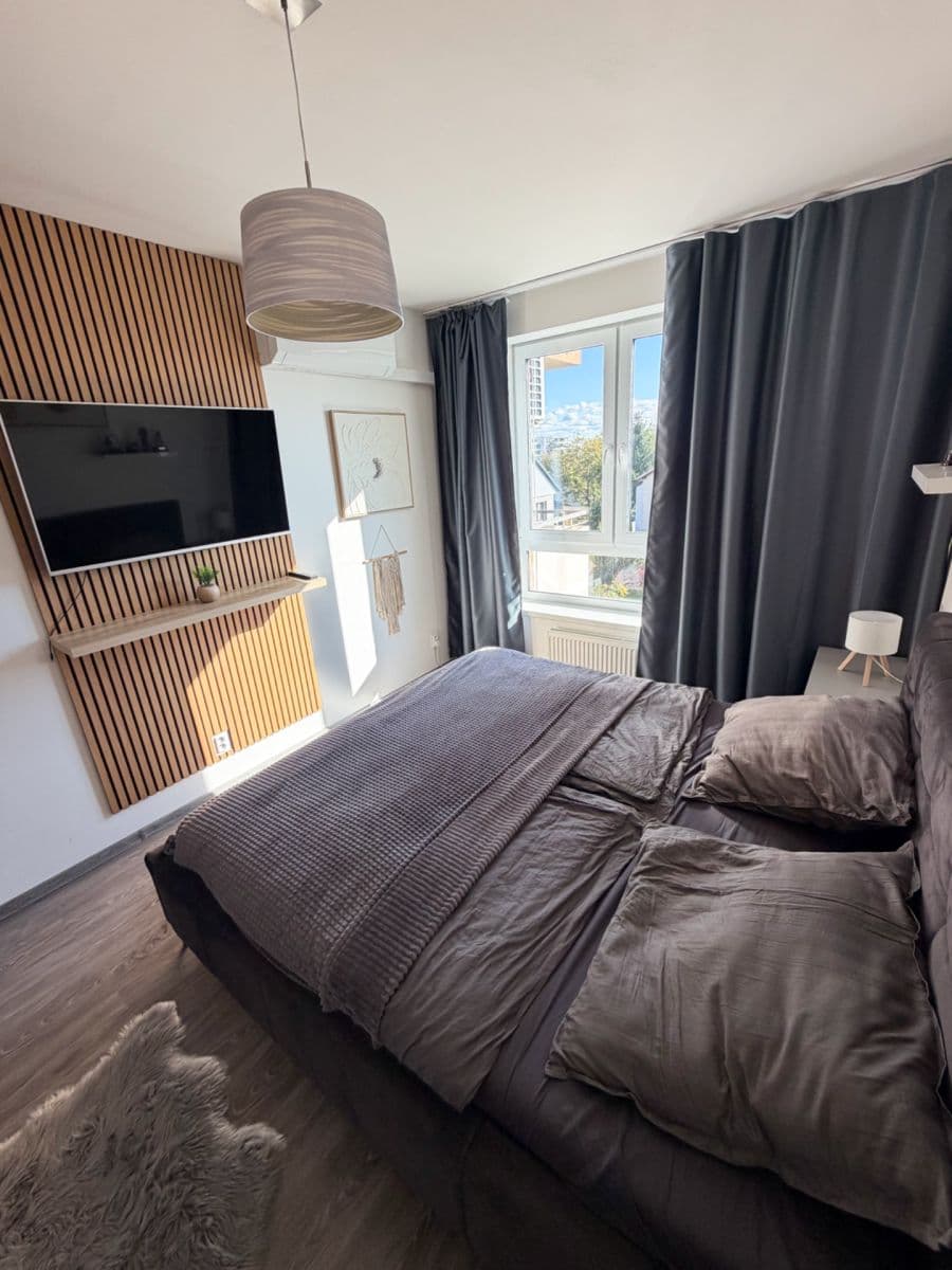 Prenájom bytu 2-izbový 53 m², Topolová, Olomouc, Olomoucký kraj Prenájom bytu 2-izbový 53 m², Topolová, Olomouc, Olomoucký kraj