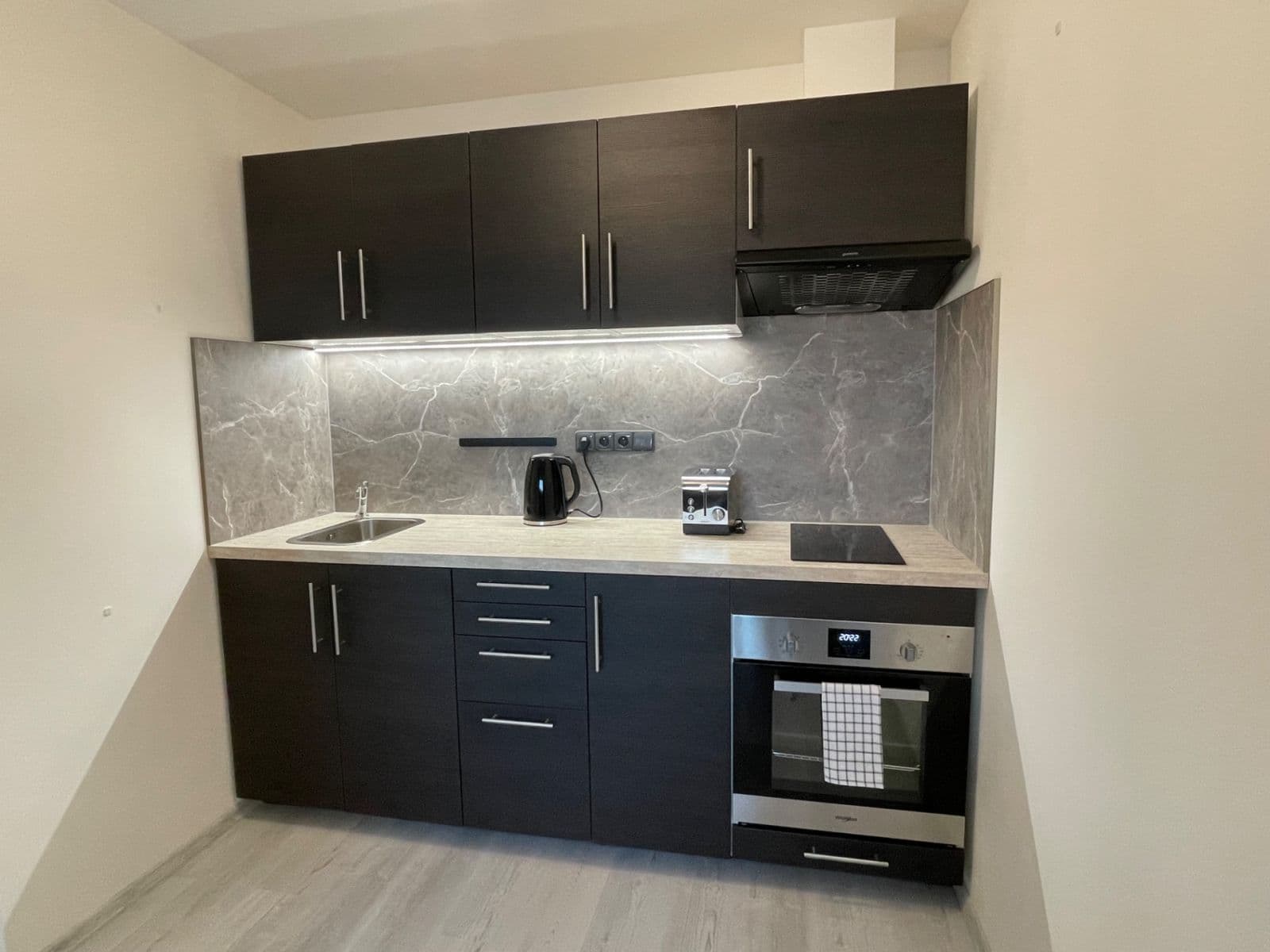 Predaj bytu 2-izbový 34 m², Americká, Kladno, Středočeský kraj Predaj bytu 2-izbový 34 m², Americká, Kladno, Středočeský kraj