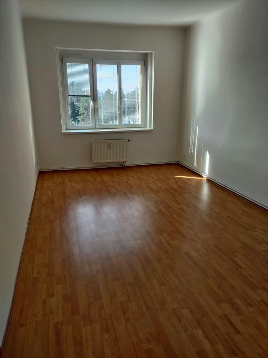 Prenájom bytu 3-izbový 74 m², Jihlavská, Praha, Praha Prenájom bytu 3-izbový 74 m², Jihlavská, Praha, Praha