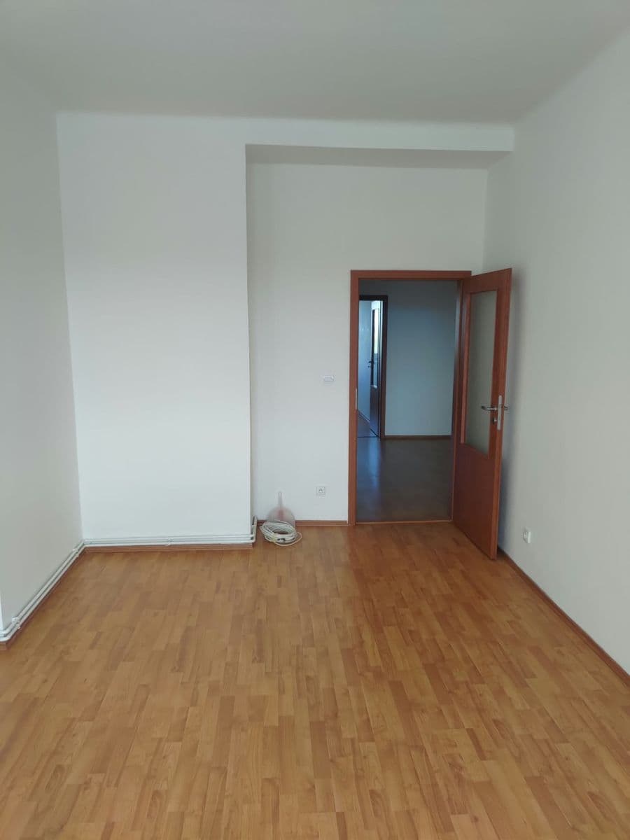 Prenájom bytu 3-izbový 74 m², Jihlavská, Praha, Praha Prenájom bytu 3-izbový 74 m², Jihlavská, Praha, Praha