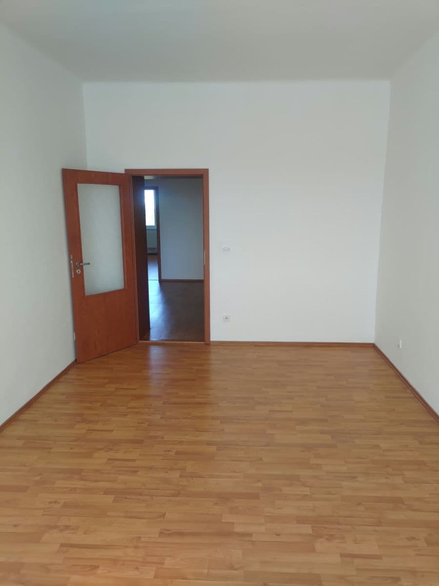 Prenájom bytu 3-izbový 74 m², Jihlavská, Praha, Praha Prenájom bytu 3-izbový 74 m², Jihlavská, Praha, Praha