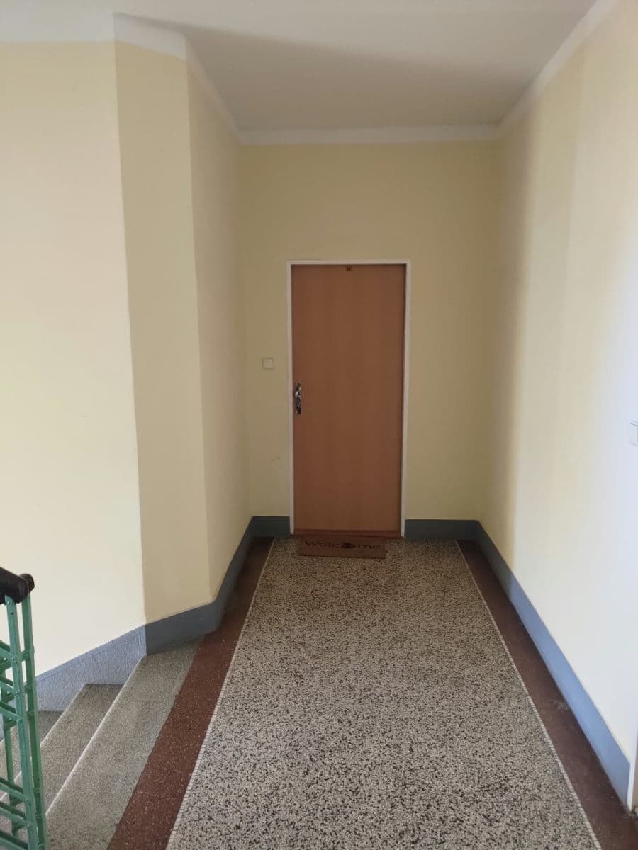 Prenájom bytu 3-izbový 74 m², Jihlavská, Praha, Praha Prenájom bytu 3-izbový 74 m², Jihlavská, Praha, Praha