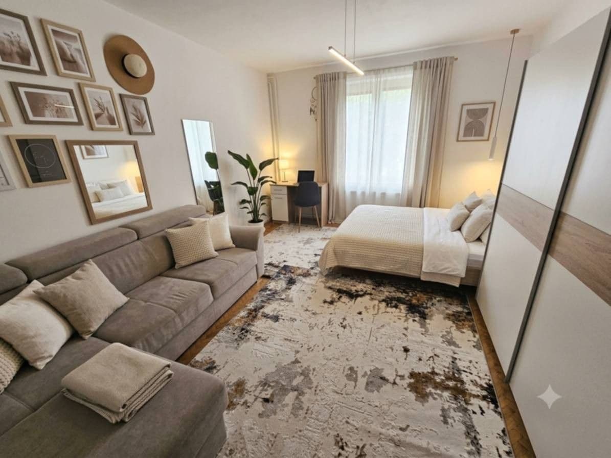 Prenájom bytu 3-izbový 88 m², Nehvizdská, Praha, Praha Prenájom bytu 3-izbový 88 m², Nehvizdská, Praha, Praha