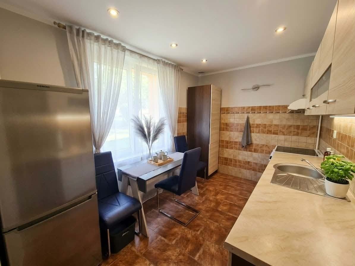 Prenájom bytu 3-izbový 88 m², Nehvizdská, Praha, Praha Prenájom bytu 3-izbový 88 m², Nehvizdská, Praha, Praha