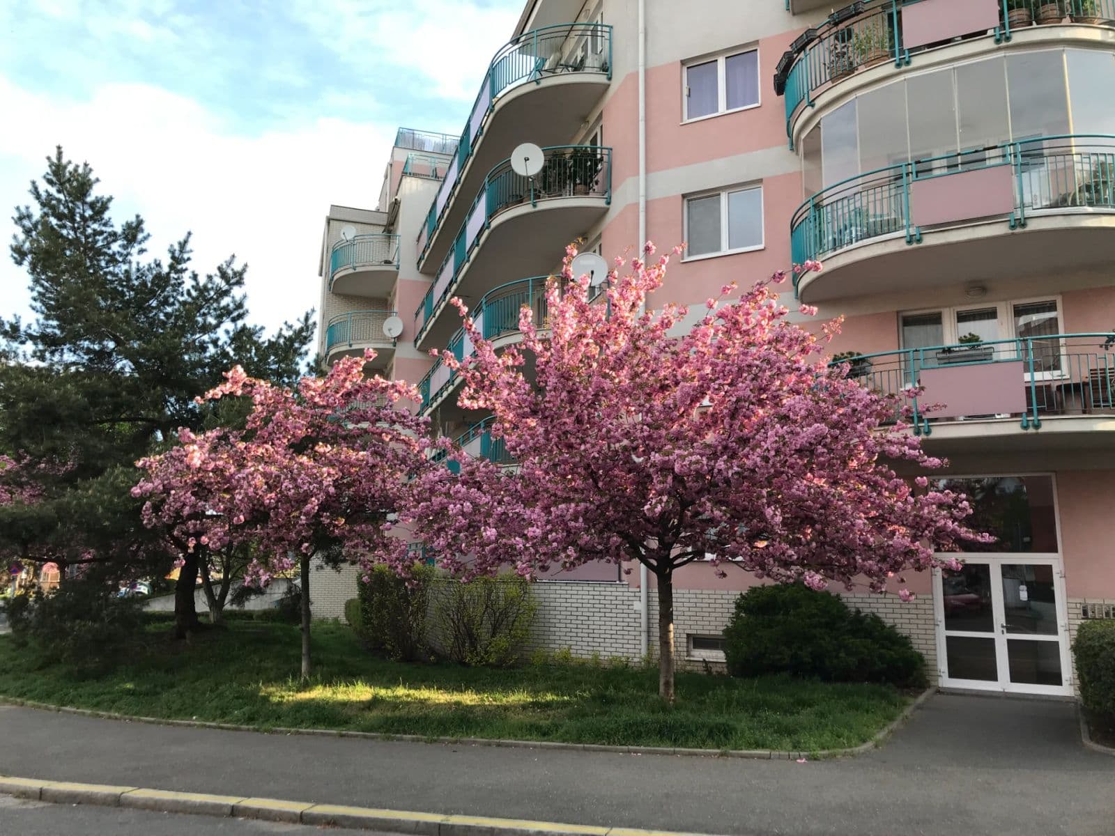 Prenájom garáže 15 m², Na Hroudě, Praha, Praha Prenájom garáže 15 m², Na Hroudě, Praha, Praha