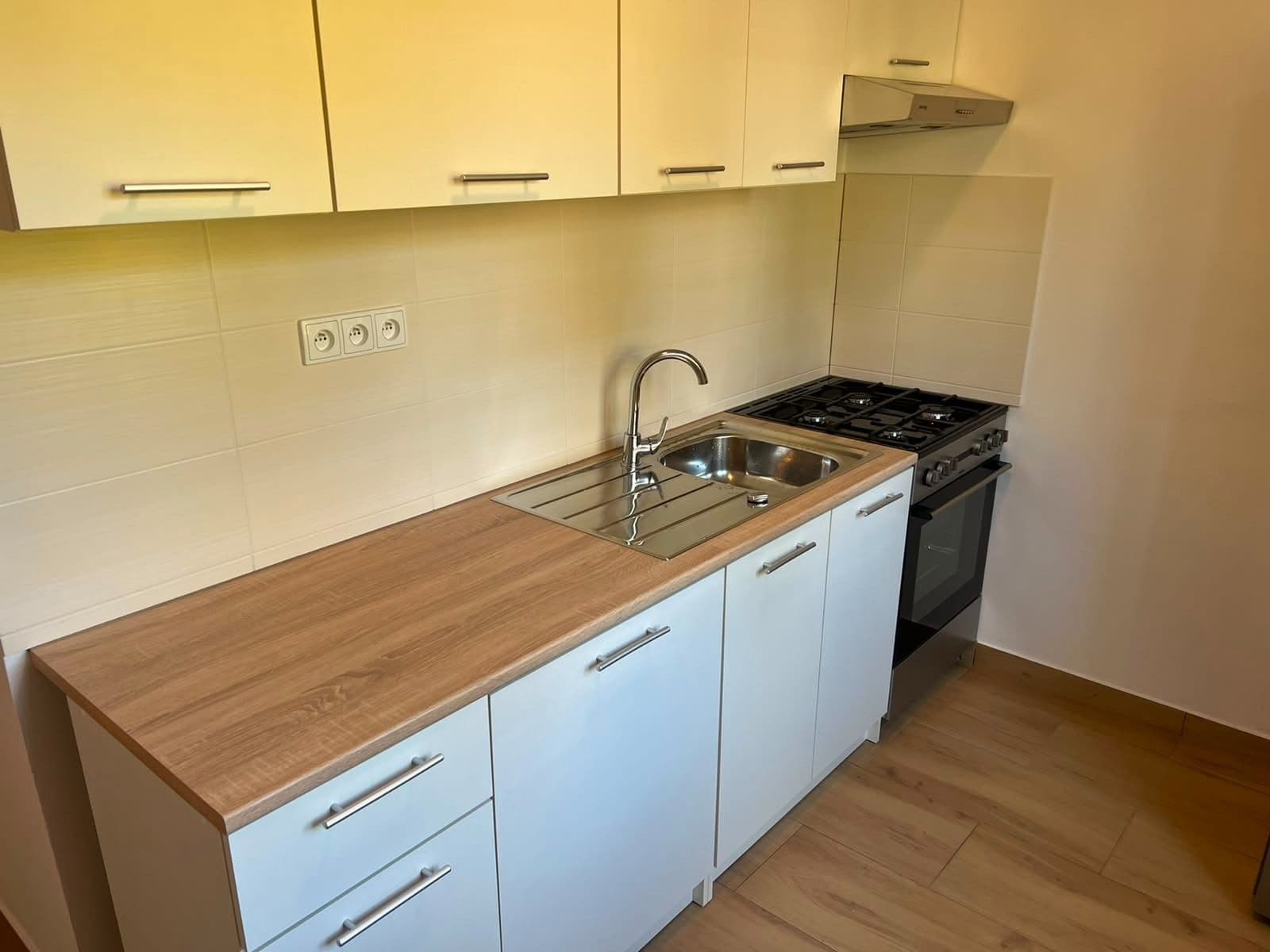 Prenájom bytu 2-izbový 56 m², Peštukova, Praha, Praha Prenájom bytu 2-izbový 56 m², Peštukova, Praha, Praha