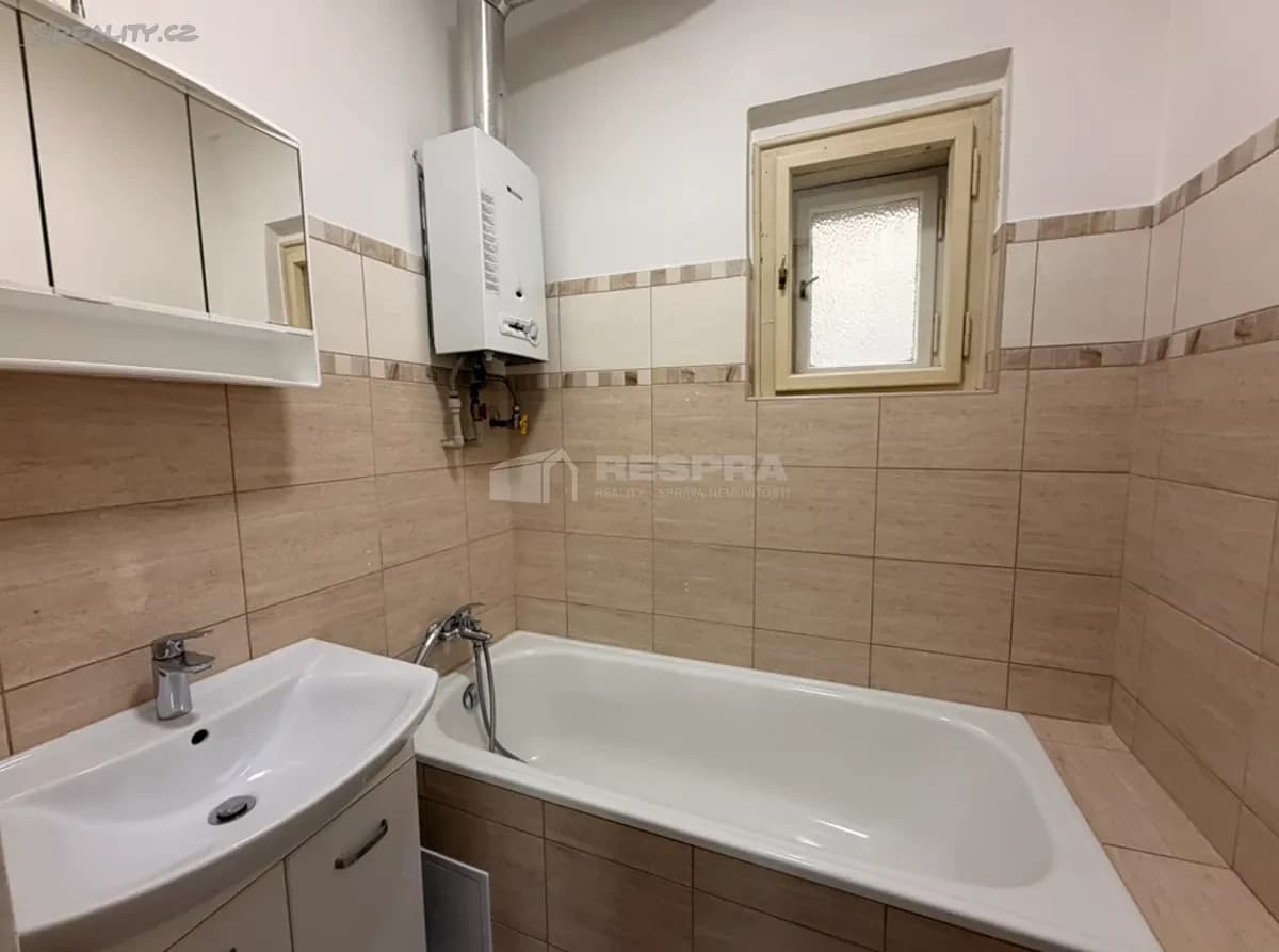 Prenájom bytu 3-izbový 60 m², Biskupcova, Praha, Praha Prenájom bytu 3-izbový 60 m², Biskupcova, Praha, Praha
