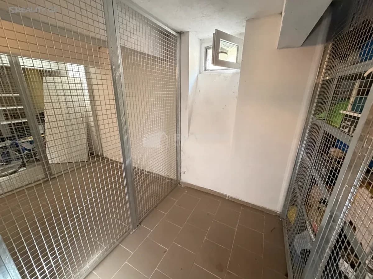 Prenájom bytu 3-izbový 60 m², Biskupcova, Praha, Praha Prenájom bytu 3-izbový 60 m², Biskupcova, Praha, Praha