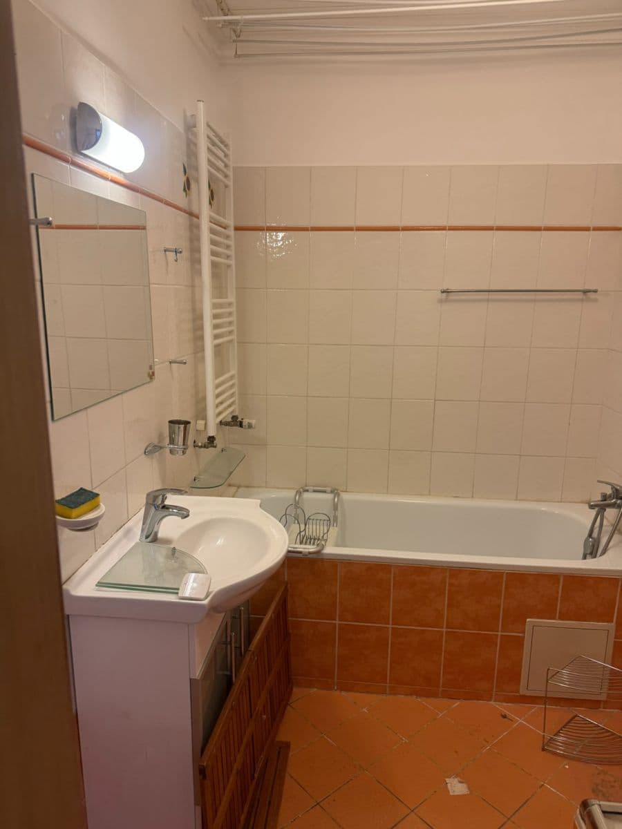 Prenájom bytu 3-izbový 84 m², Za Sídlištěm, Dolní Břežany, Středočeský kraj Prenájom bytu 3-izbový 84 m², Za Sídlištěm, Dolní Břežany, Středočeský kraj