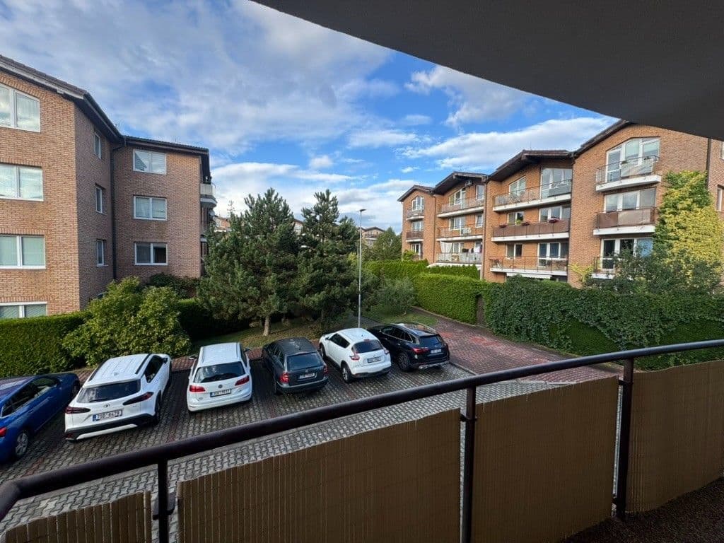 Prenájom bytu 3-izbový 84 m², Za Sídlištěm, Dolní Břežany, Středočeský kraj Prenájom bytu 3-izbový 84 m², Za Sídlištěm, Dolní Břežany, Středočeský kraj