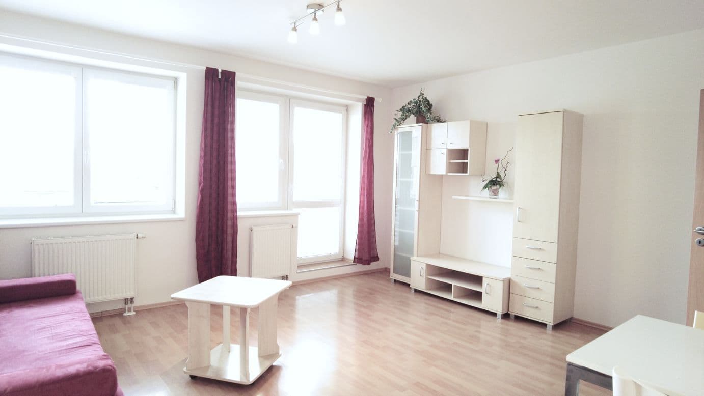 Prenájom bytu 1-izbový 37 m², Boloňská, Praha, Praha Prenájom bytu 1-izbový 37 m², Boloňská, Praha, Praha