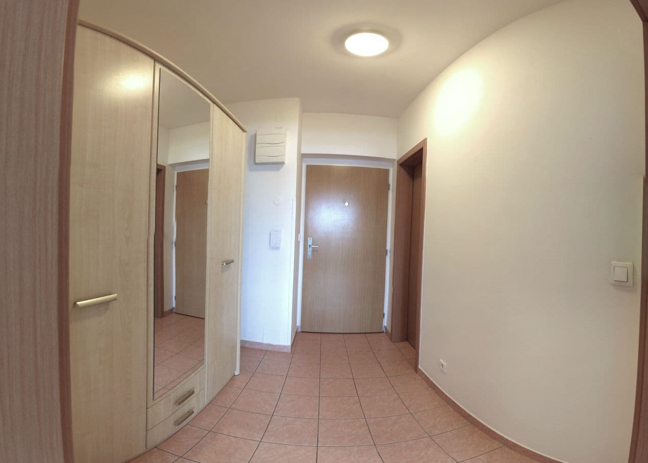 Prenájom bytu 1-izbový 37 m², Boloňská, Praha, Praha Prenájom bytu 1-izbový 37 m², Boloňská, Praha, Praha