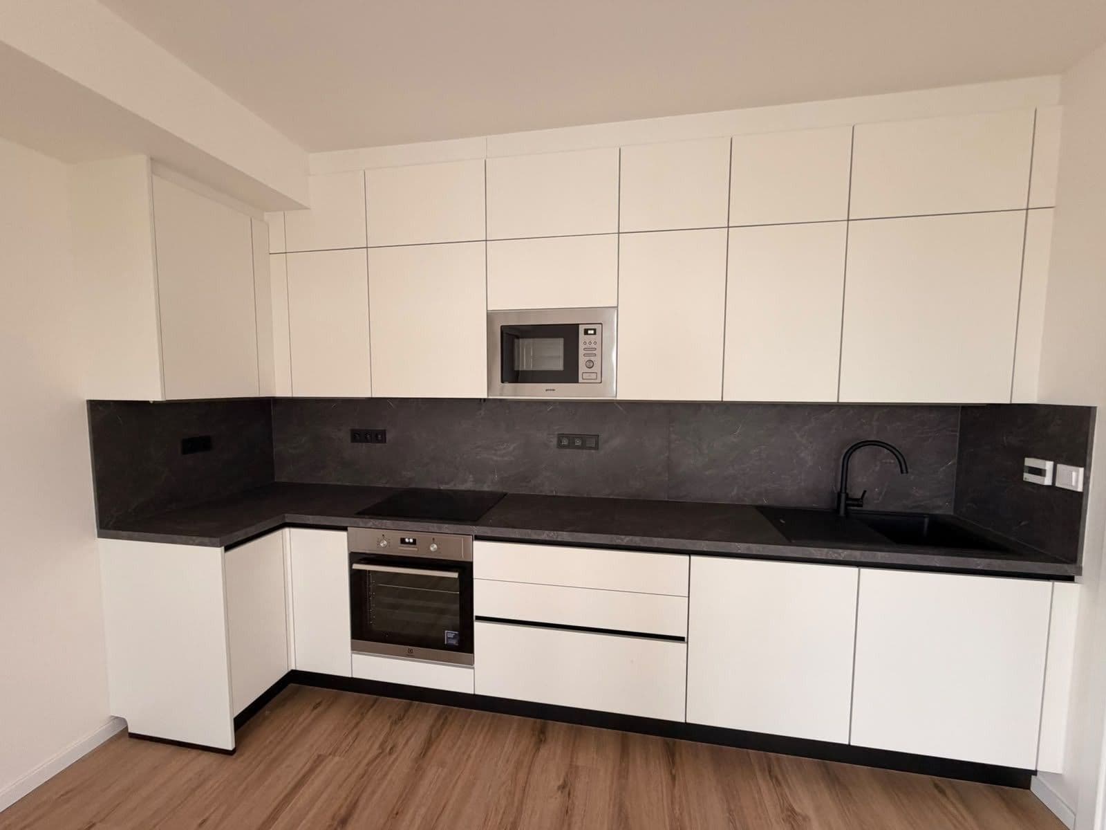 Prenájom bytu 2-izbový 46 m², Generála Bočka, Praha, Praha Prenájom bytu 2-izbový 46 m², Generála Bočka, Praha, Praha