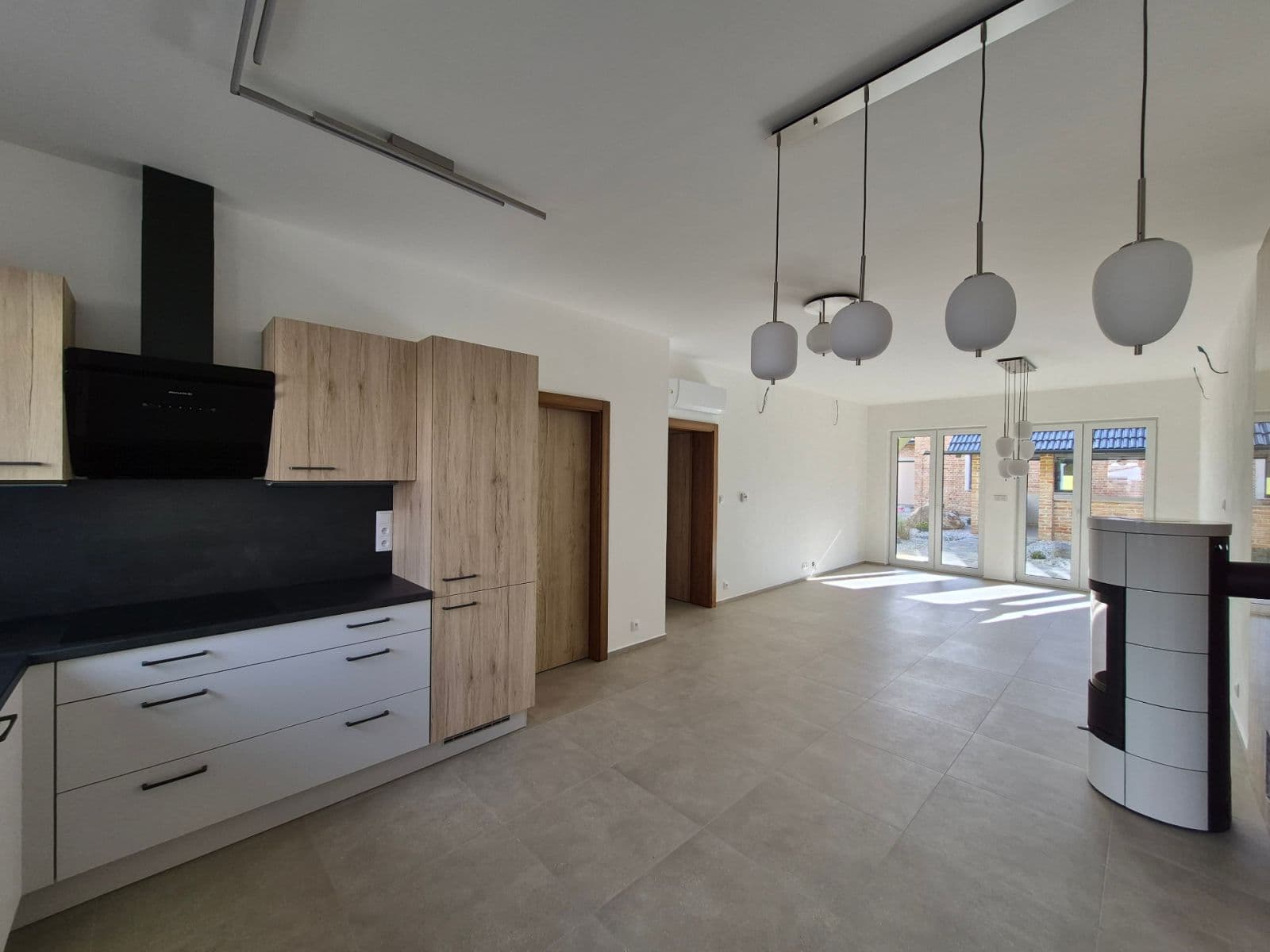 Prenájom bytu 4-izbový 100 m², Revoluční, Přeštice, Plzeňský kraj Prenájom bytu 4-izbový 100 m², Revoluční, Přeštice, Plzeňský kraj