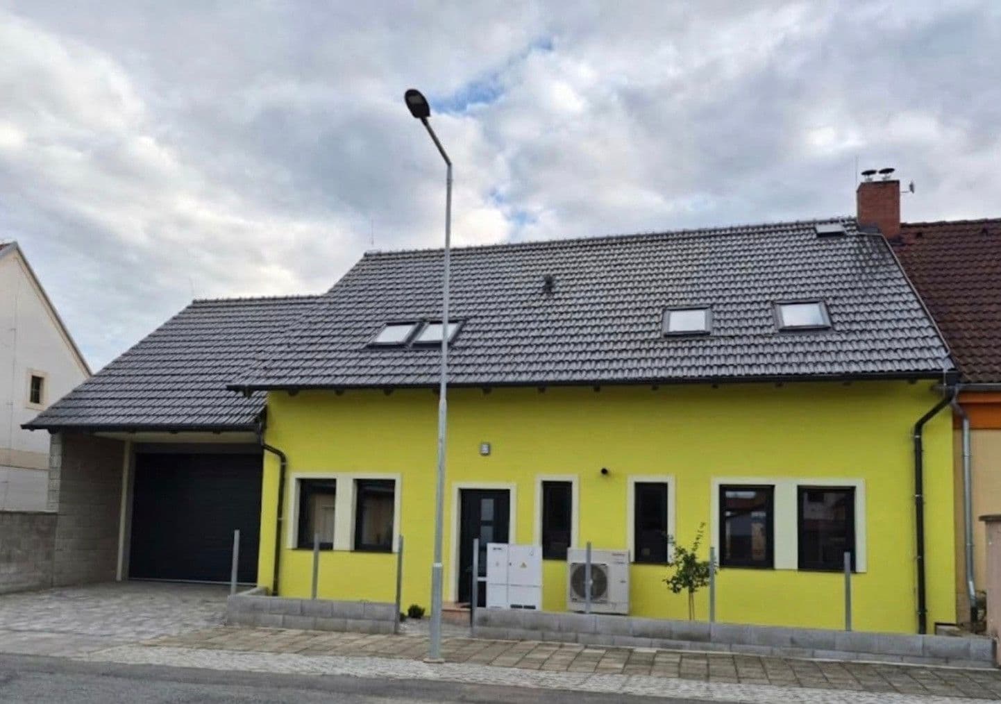 Prenájom bytu 4-izbový 100 m², Revoluční, Přeštice, Plzeňský kraj Prenájom bytu 4-izbový 100 m², Revoluční, Přeštice, Plzeňský kraj