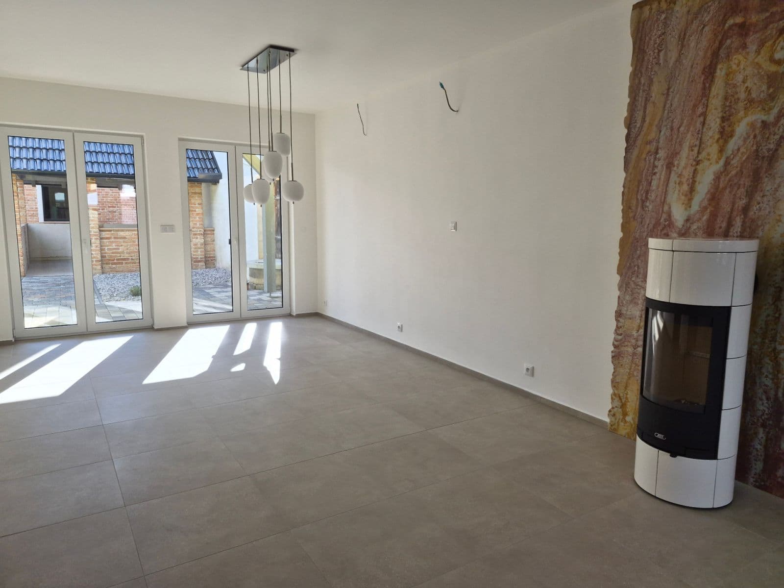 Prenájom bytu 4-izbový 100 m², Revoluční, Přeštice, Plzeňský kraj Prenájom bytu 4-izbový 100 m², Revoluční, Přeštice, Plzeňský kraj